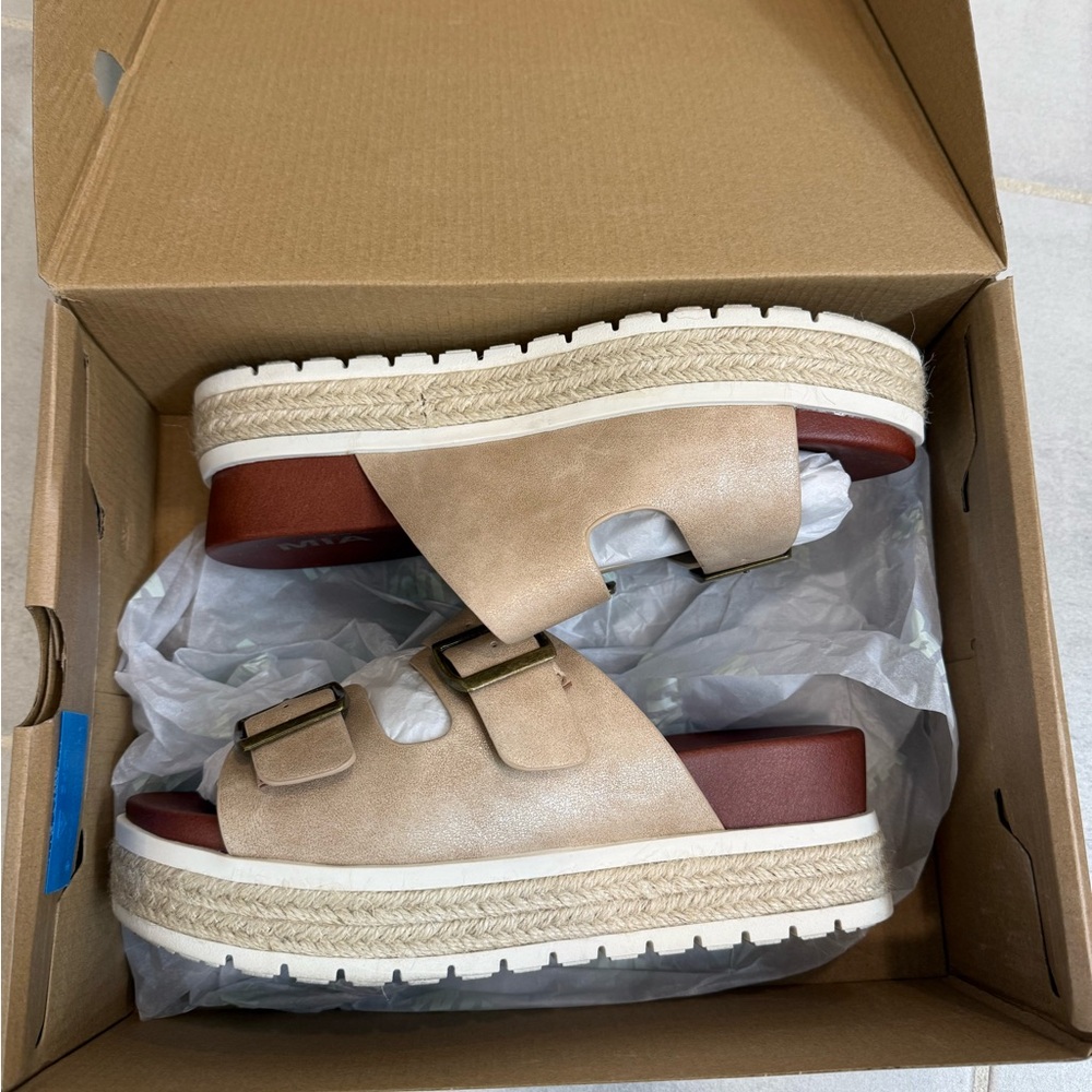 Boutique platform sandals